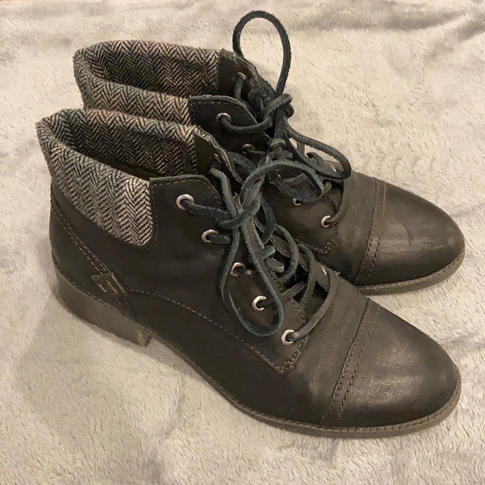 Sperry casual boot